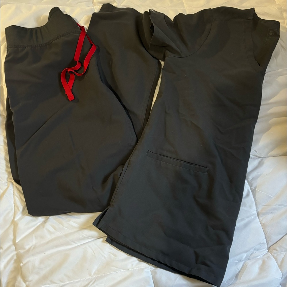 Figs charcoal scrub set Livingston pants and casma top